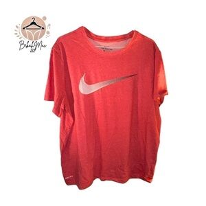 Nike Dri-Fit Tee XXL - Athletic Cut Red Comfort & Performance 4 Active Lifestyle